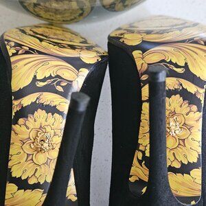 Versace suede heels Size: EU 37.5/ 7 US